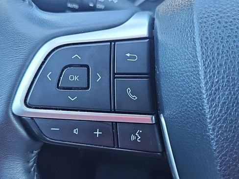 Used 2023 Toyota Highlander XLE FWD image 9
