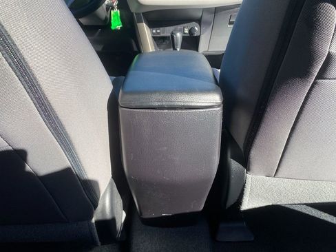 Used 2015 Toyota RAV4 XLE image 28