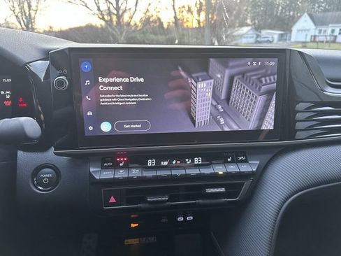 Used 2025 Toyota Camry SE w/ Multimedia Upgrade Package image 14