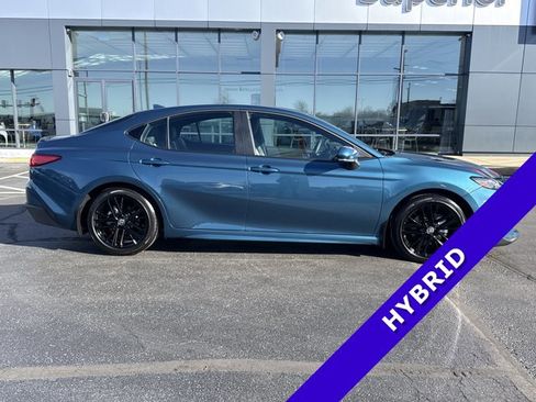 Used 2026 Toyota Camry SE image 2