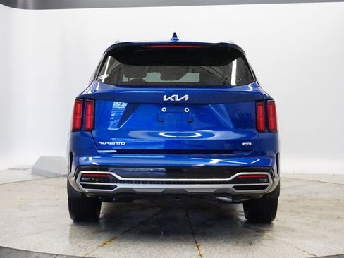 Used 2023 Kia Sorento SX image 4