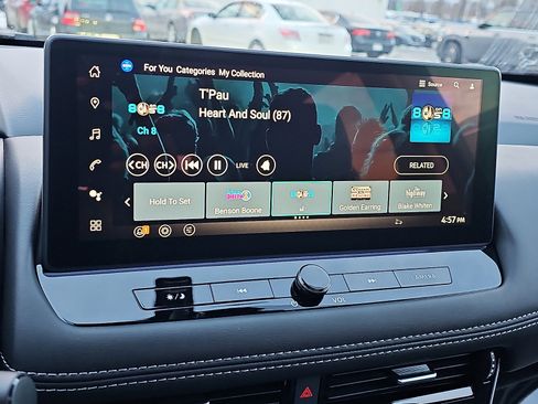 Certified 2025 Nissan Rogue SL w/ Tech Package image 19