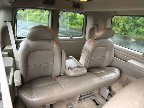 Used 2001 Chevrolet Express 1500 LT RWD image 23