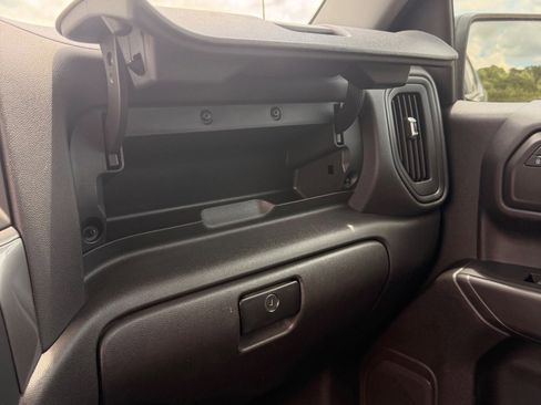 Used 2024 Chevrolet Silverado 1500 Custom Trail Boss w/ LPO, Dark Essentials Package AWD/4WD image 17