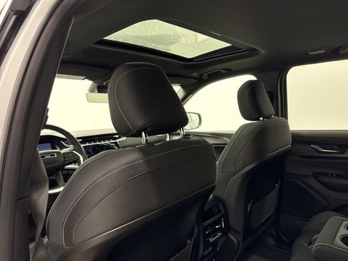 New 2025 Jeep Grand Cherokee Laredo X image 17