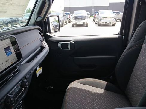 New 2026 Jeep Gladiator Mojave AWD/4WD image 17