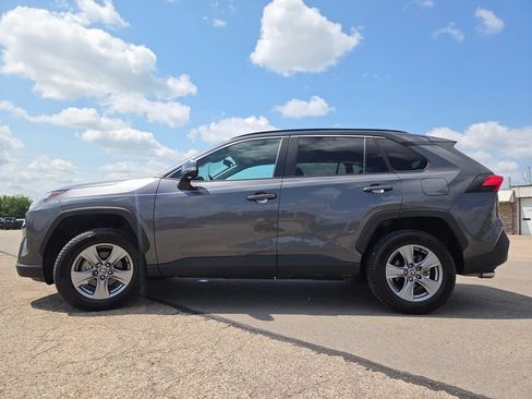 Used 2022 Toyota RAV4 XLE w/ Convenience Package FWD image 20