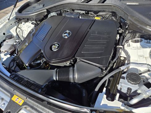 Used 2025 Mercedes-Benz GLC 300 GLC 300 image 17