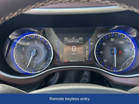 Used 2023 Chrysler Voyager LX FWD image 9