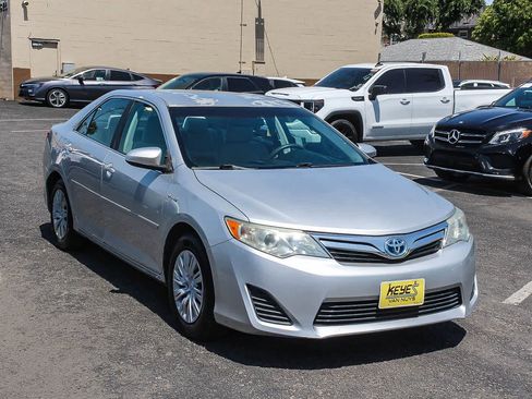 Used 2012 Toyota Camry LE image 3