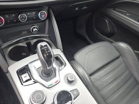 Used 2024 Alfa Romeo Stelvio Veloce image 14