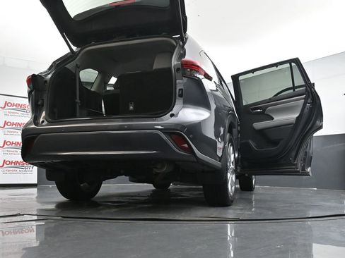 Used 2024 Toyota Highlander Limited image 49