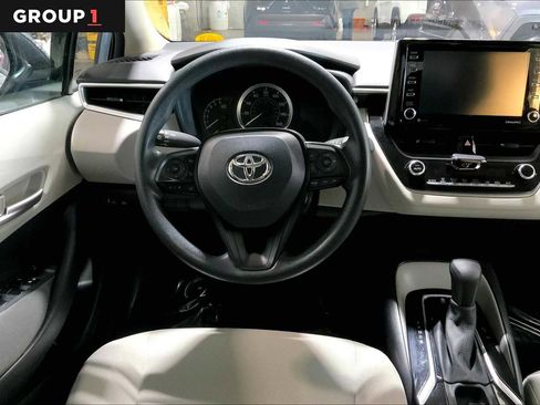 Used 2021 Toyota Corolla LE image 5