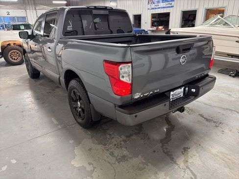 Used 2018 Nissan Titan SV w/ SV Convenience Package AWD/4WD image 6