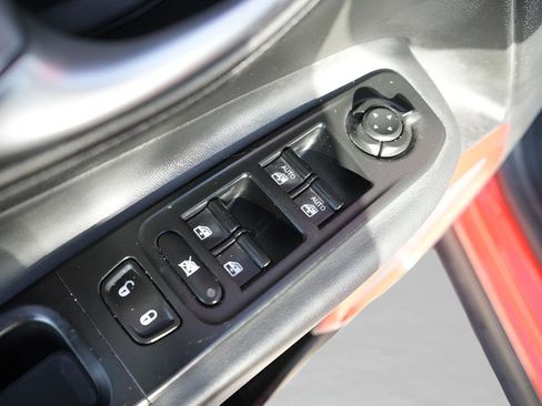 Used 2015 Jeep Renegade Trailhawk image 20