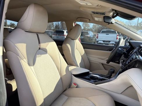 Used 2019 Toyota Camry LE image 15