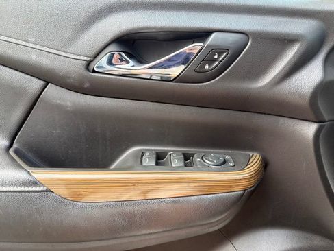 Used 2019 GMC Acadia SLE FWD image 13