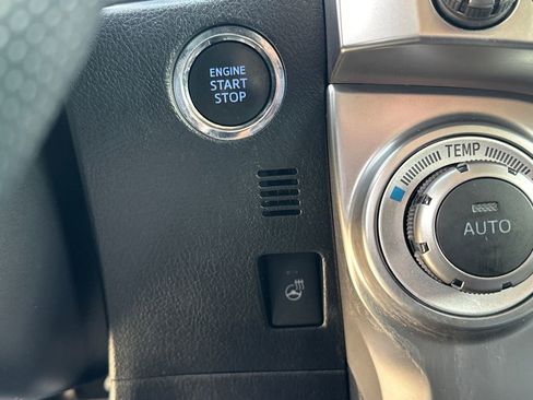 Used 2023 Toyota 4Runner Limited AWD/4WD image 34