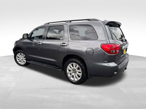 Used 2014 Toyota Sequoia Platinum w/ Preferred Accessory Package image 5