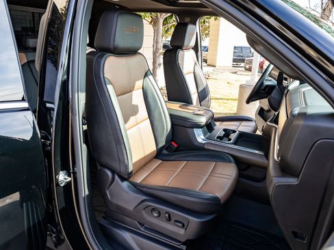 Used 2025 Chevrolet Silverado 3500 High Country w/ Technology Package image 29