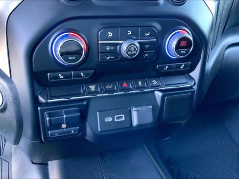 Used 2021 Chevrolet Silverado 2500 LT w/ Convenience Package image 30