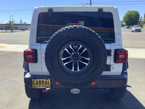 New 2025 Jeep Wrangler Rubicon w/ Xtreme 35 Tire Package image 24