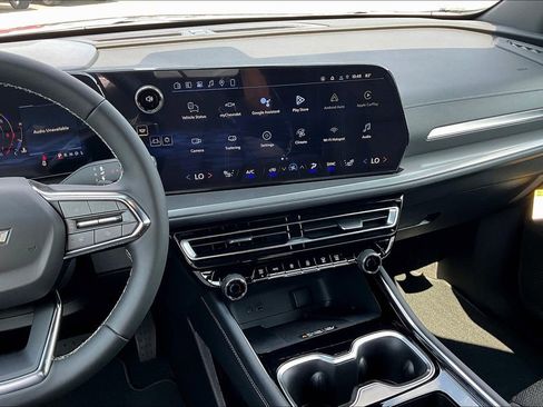 New 2026 Chevrolet Traverse LT FWD image 7