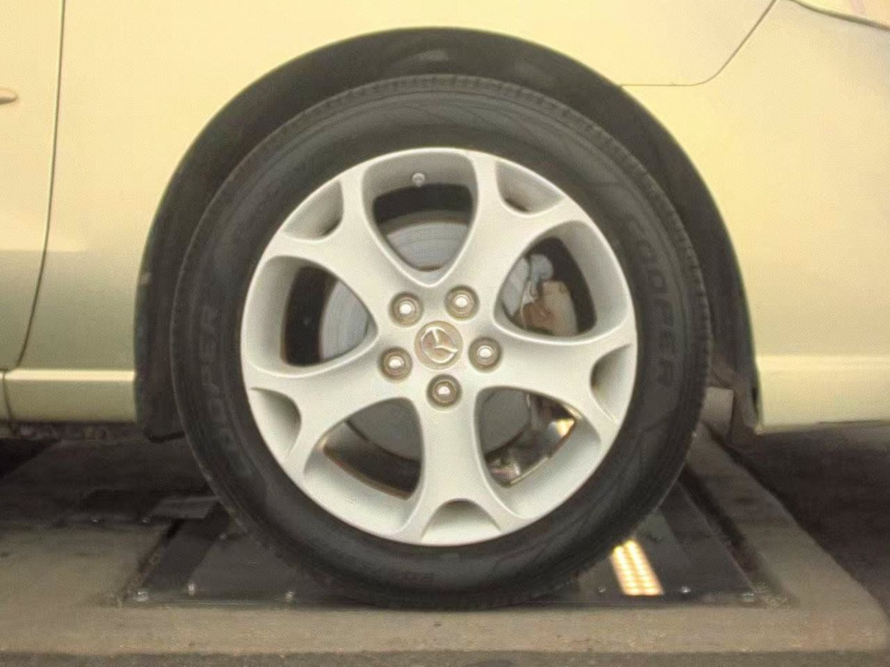 Used 2008 MAZDA MAZDA5 Sport FWD image 10