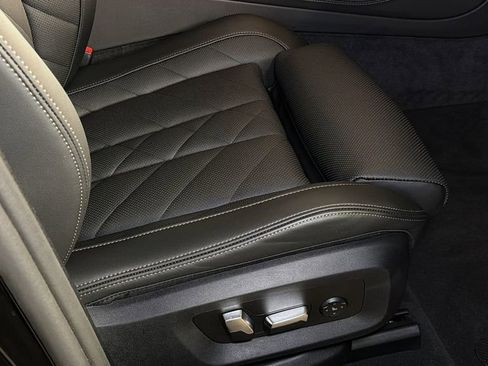 Used 2026 BMW X5 xDrive40i AWD/4WD image 11