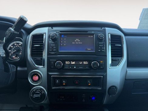 Used 2017 Nissan Titan PRO-4X image 6