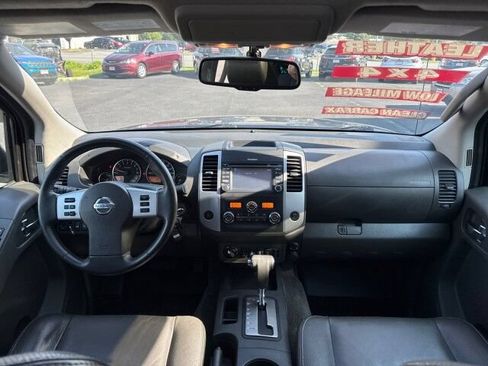 Used 2018 Nissan Frontier PRO-4X AWD/4WD image 13