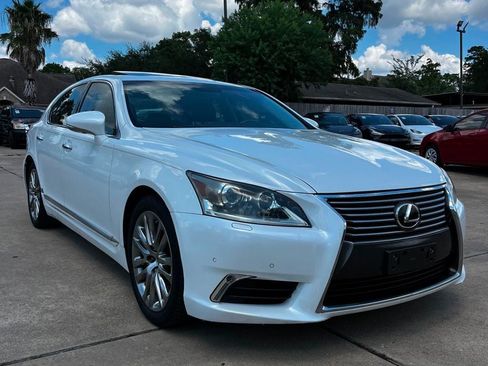 Used 2013 Lexus LS 460 w/ Comfort Pkg RWD image 4