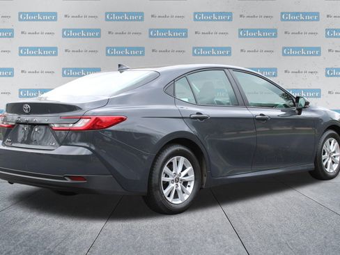 Used 2025 Toyota Camry LE FWD image 6
