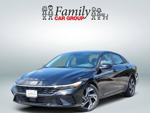 Used 2025 Hyundai Elantra SEL FWD image 1
