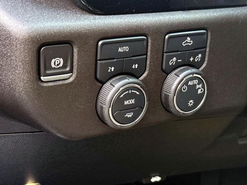 Used 2025 Chevrolet Silverado 1500 LT AWD/4WD image 24