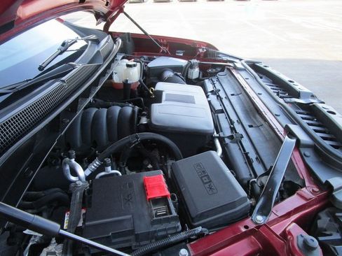 Used 2020 Chevrolet Silverado 1500 Custom w/ Custom Value Package image 11