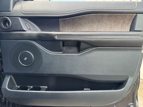 Used 2021 Ford Expedition Max Limited image 22