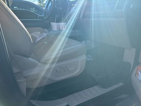 Used 2017 Ford F250 Lariat w/ Lariat Value Package image 31