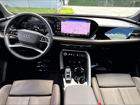 Certified 2025 Audi Q5 Premium Plus w/ Premium Plus AWD/4WD image 3