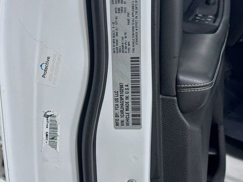 Used 2023 Jeep Grand Cherokee Laredo w/ Luxury Tech Group I image 31