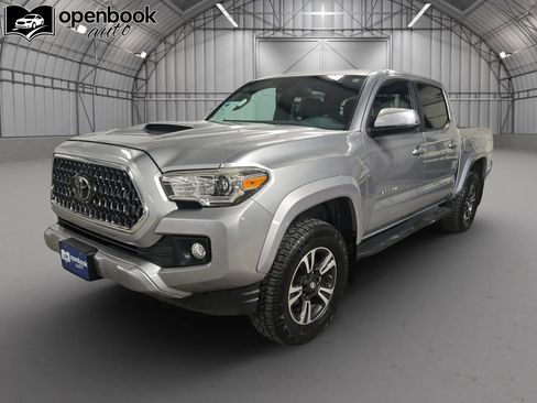 Used 2019 Toyota Tacoma TRD Sport AWD/4WD image 1