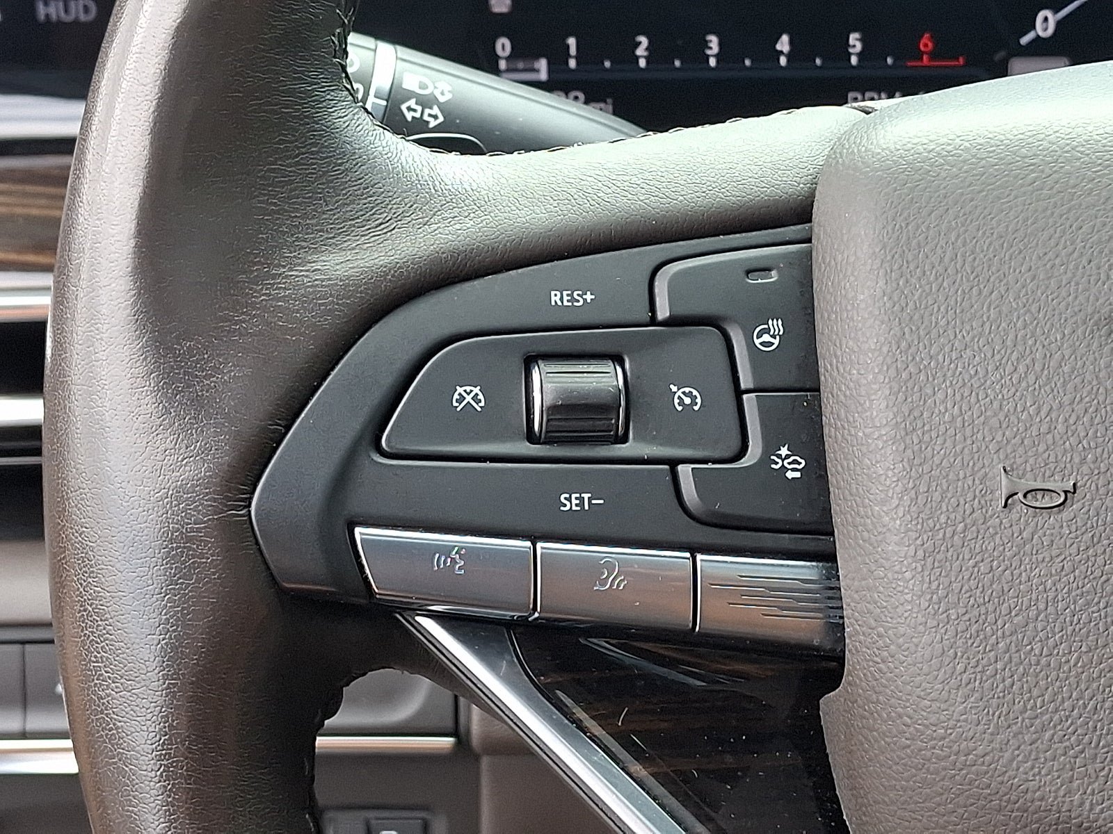 Used 2021 Cadillac Escalade Premium Luxury AWD/4WD image 27