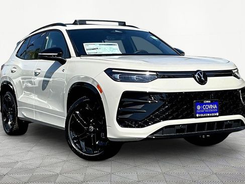 New 2026 Volkswagen Tiguan SE R-Line image 1