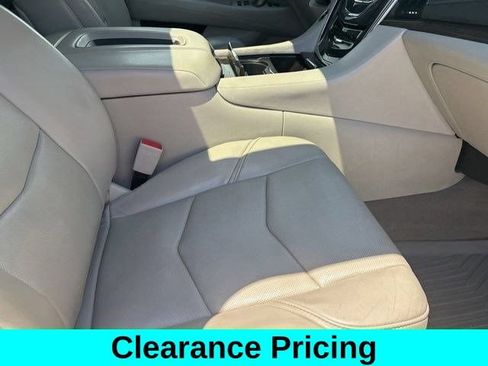 Used 2018 Cadillac Escalade ESV Luxury AWD/4WD image 38