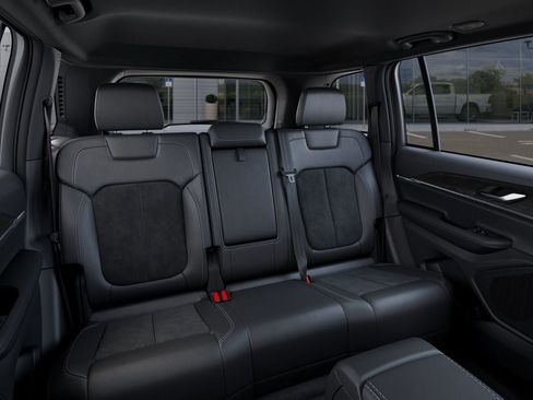 New 2026 Jeep Grand Cherokee Altitude AWD/4WD image 16