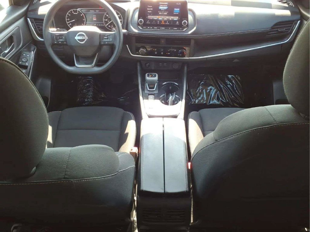 Certified 2025 Nissan Rogue S FWD image 9