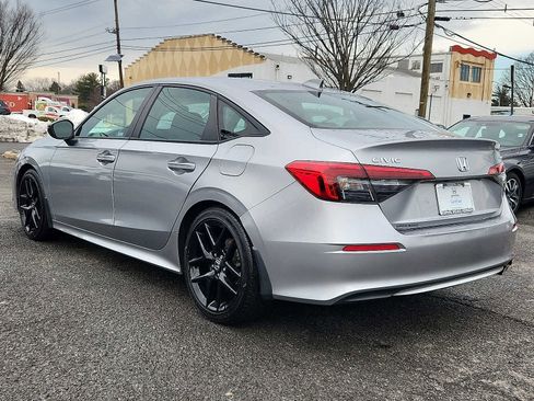 Used 2023 Honda Civic Sport image 4