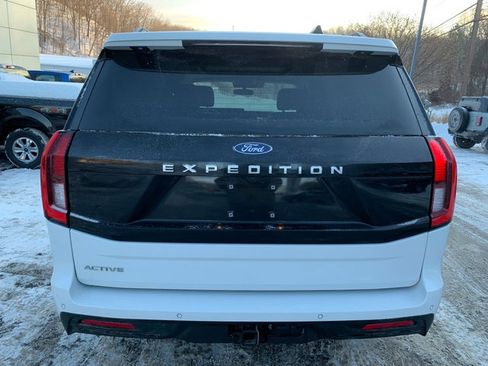 Used 2025 Ford Expedition Active image 3