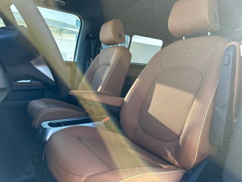 New 2025 Volkswagen ID. Buzz Pro S image 23