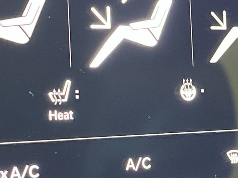 Used 2025 Chrysler Pacifica Select image 22